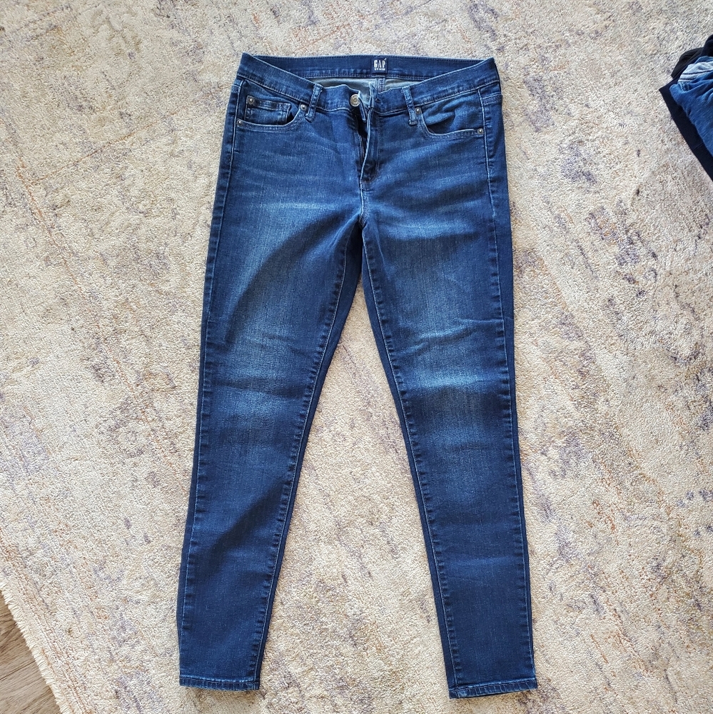 Gap 29 Regular, True Akinny Jeans